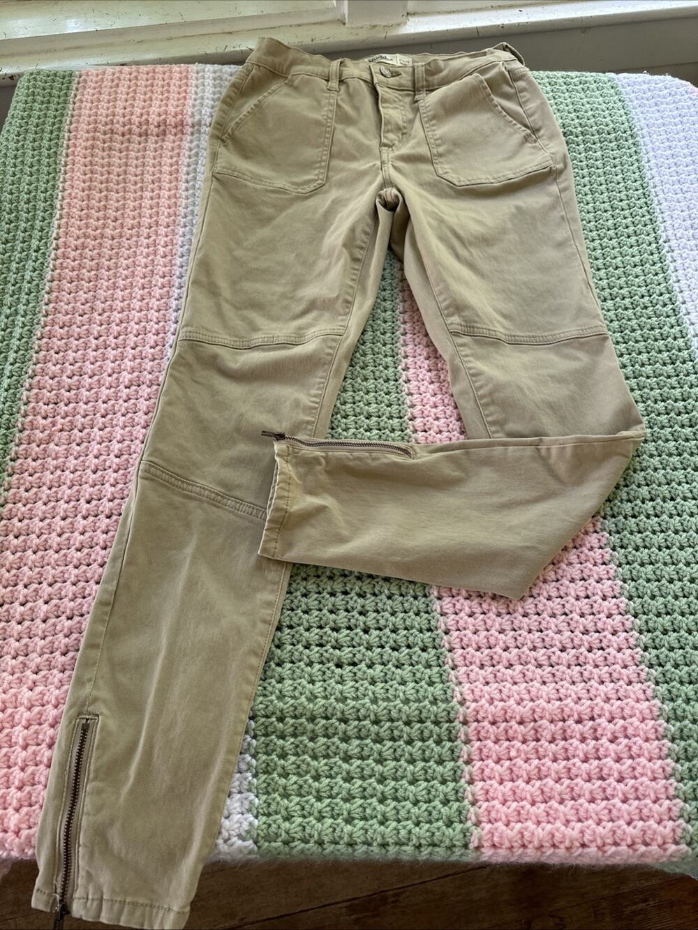Mudd Size 5 FLX Stretch Khaki Pants Utility Skinny Zip Detailing Women’s/juniors